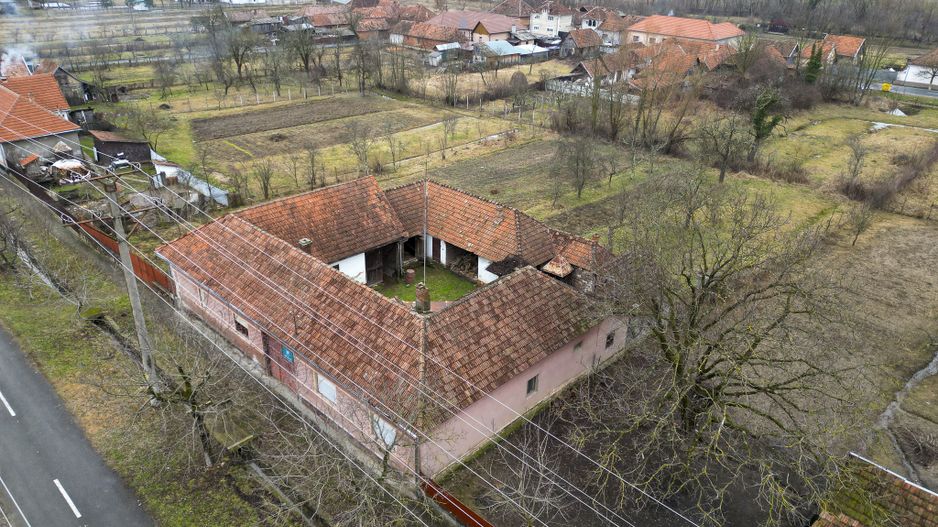 Casă impresionantă, cu anexe în Dezna-Moneasa! - Poză 32