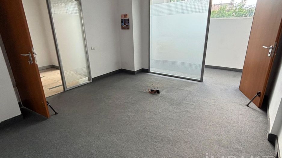 De închiriat sediu de firmă cu vitrină - Piața Cipariu - Poză 4