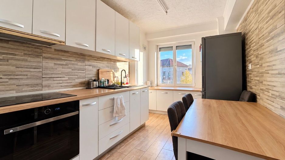 Apartament cu 3 camere, Decebal - Poză 1