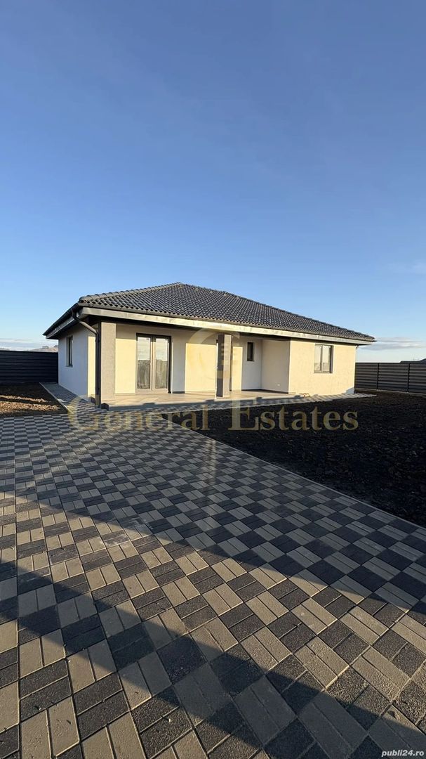 Casă modernă de vânzare în Sânpetru - Poză 1