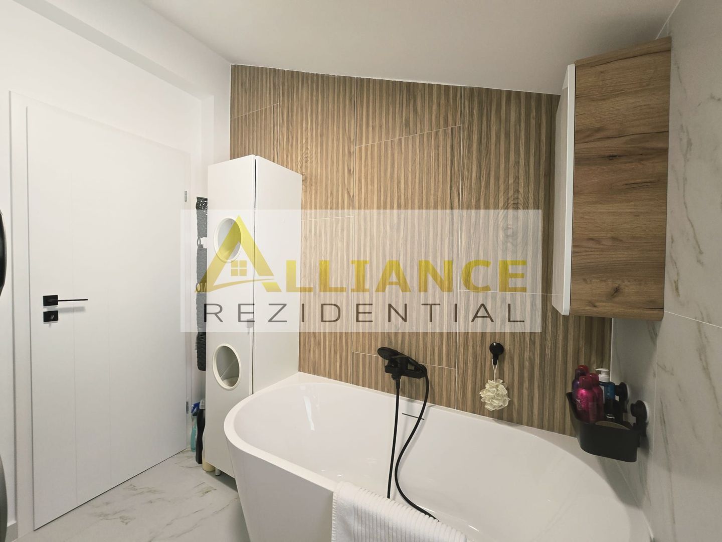 CASA MOBILATA SI UTILATA - 4 CAMERE SI 2 BAI - COMUNA BERCENI - Poză 18