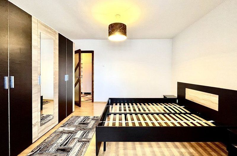 Un apartament spațios cu 3 camere, et. 1, in zona Girocului - Vladeasa - Poză 12