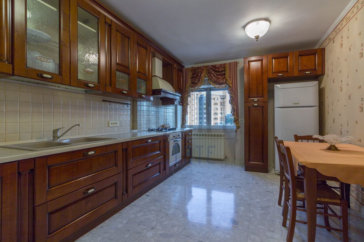 4 Camere de inchiriat, zona Libertății-vedere CASA POPORULUI - Poză 3