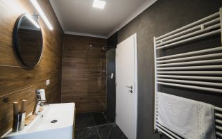 Pensiune de vanzare Voronet - 6 camere - 7 bai - Poză 13