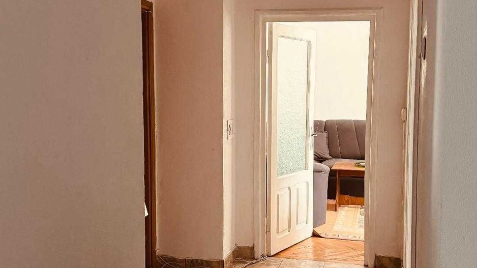 Apartament cu 3 camere, etaj 2, zona TRAIAN; - Poză 6