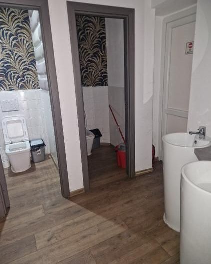 Spațiu comercial cu terasă stradală | 70 mp + pivniță 45 mp - Poză 4