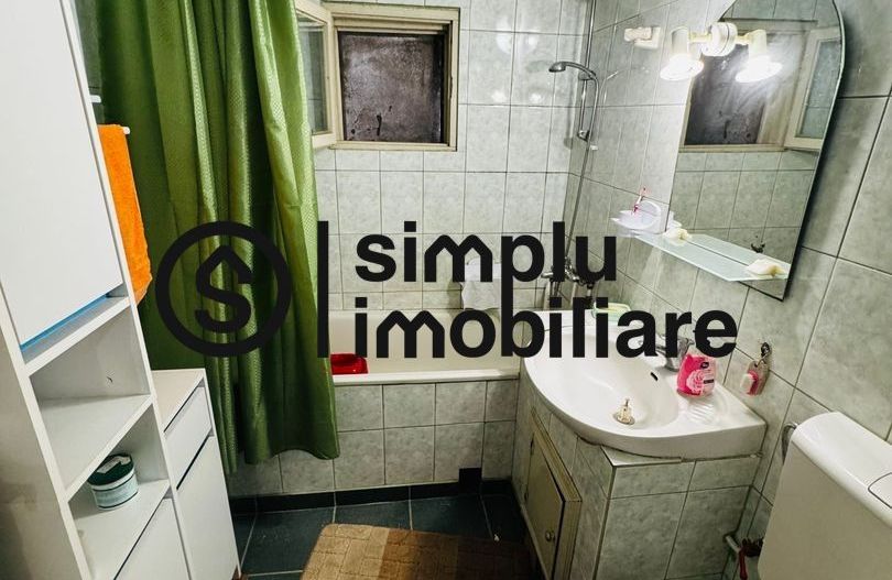 3 decomandate, centrala, 1 Mai - 110 000 Euro - Poză 8
