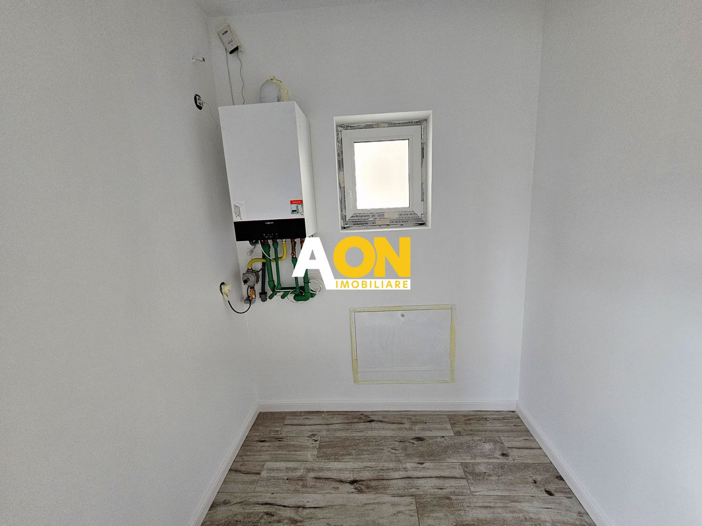 1/2 Duplex finisat 90%, 4 camere, 317 mp teren, zona Centru - Poză 7