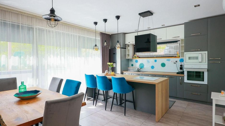 Vilă cu piscină, mobilată și utilată. Comision 0%. 410.000 Euro neg - Poză 13