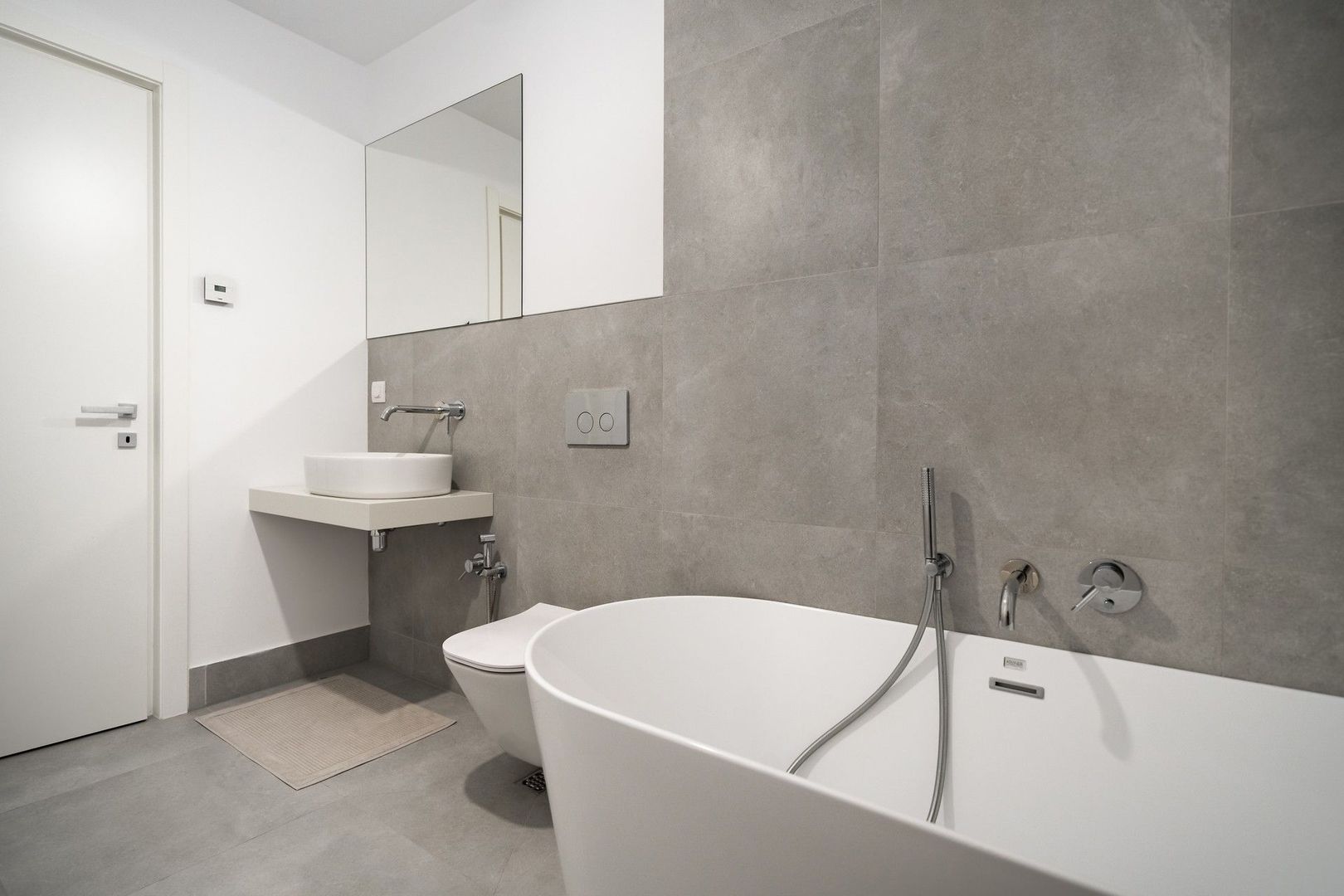 Apartament cu 2 camere mobilat in Amber Forest - Poză 6