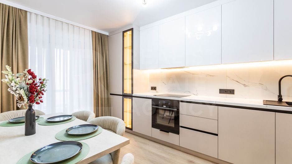 Vânzare, apartament, 2 camere+living, bul. Mircea cel Bătrân, Ciocana - Poză 1