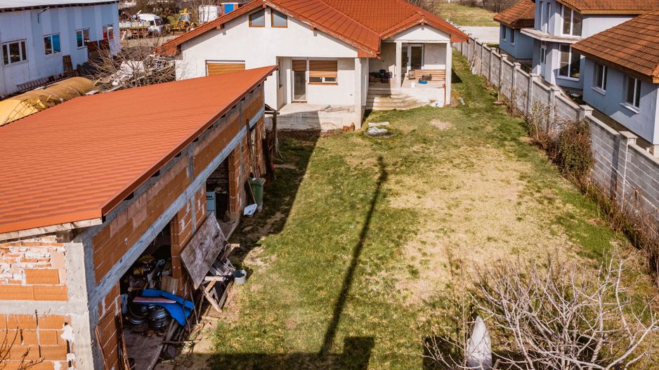 Casă la sol cu teren de 3.451mp în Gai - Poză 13