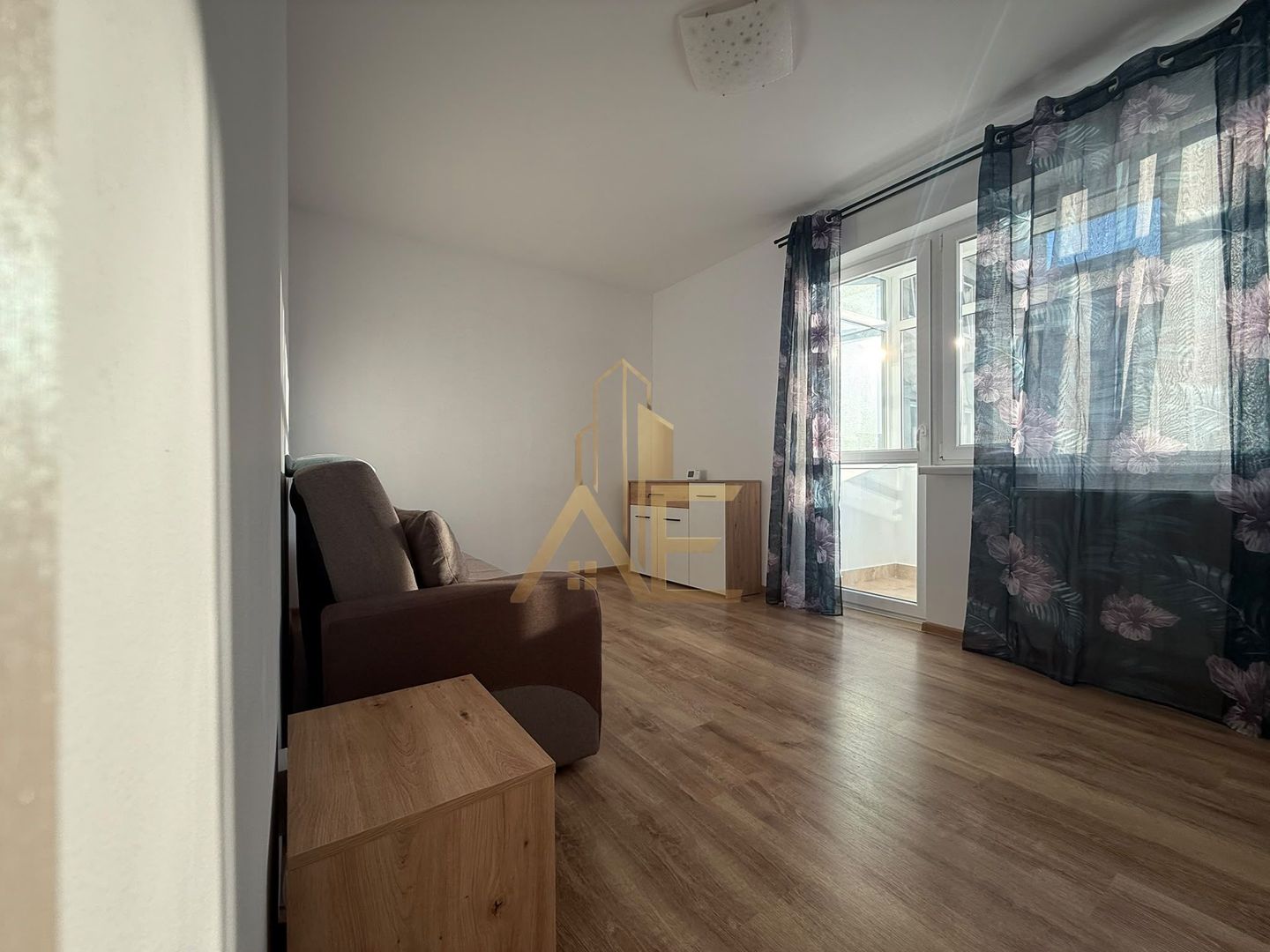 Apartament 2 camere decomandat de închiriat – Str. Narciselor nr. 7 - Poză 1