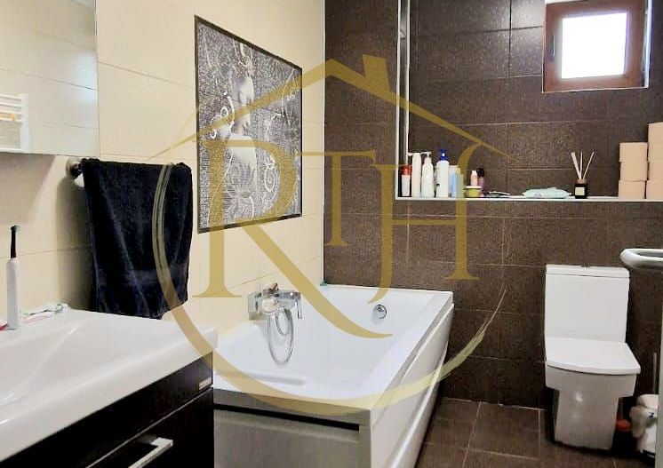 Oferim spre vânzare un apartament cu 3 camere în Giroc! - Poză 19