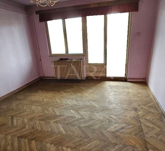 Apartament cu 4 camere, zona Sala Polivalentă - Poză 3