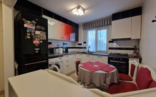 Liber, mobilat modern, apartament 3 camere, Tatarasi Posta, etaj 3/4 - Poză 1