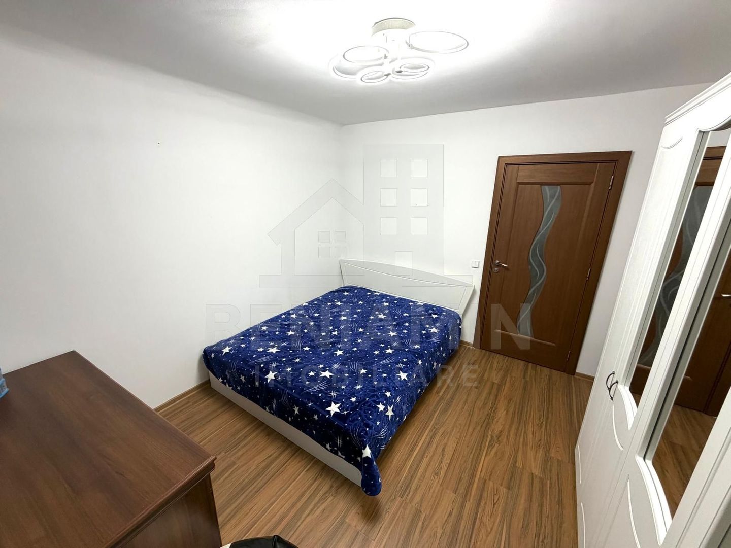 4 decomandate - 2 bai - 87mp - etaj 1 - centrala - 1Mai - Sara - Poză 4