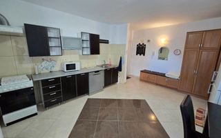 Apartament cu 2 Camere, Bloc cu Lift, Zonă Ultracentrală - Poză 3