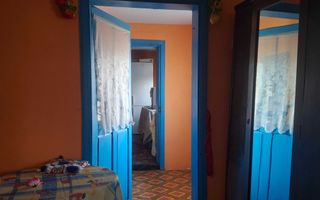 Casă de vânzare în satul Perieni, comuna Probota, cu grădină - Poză 6