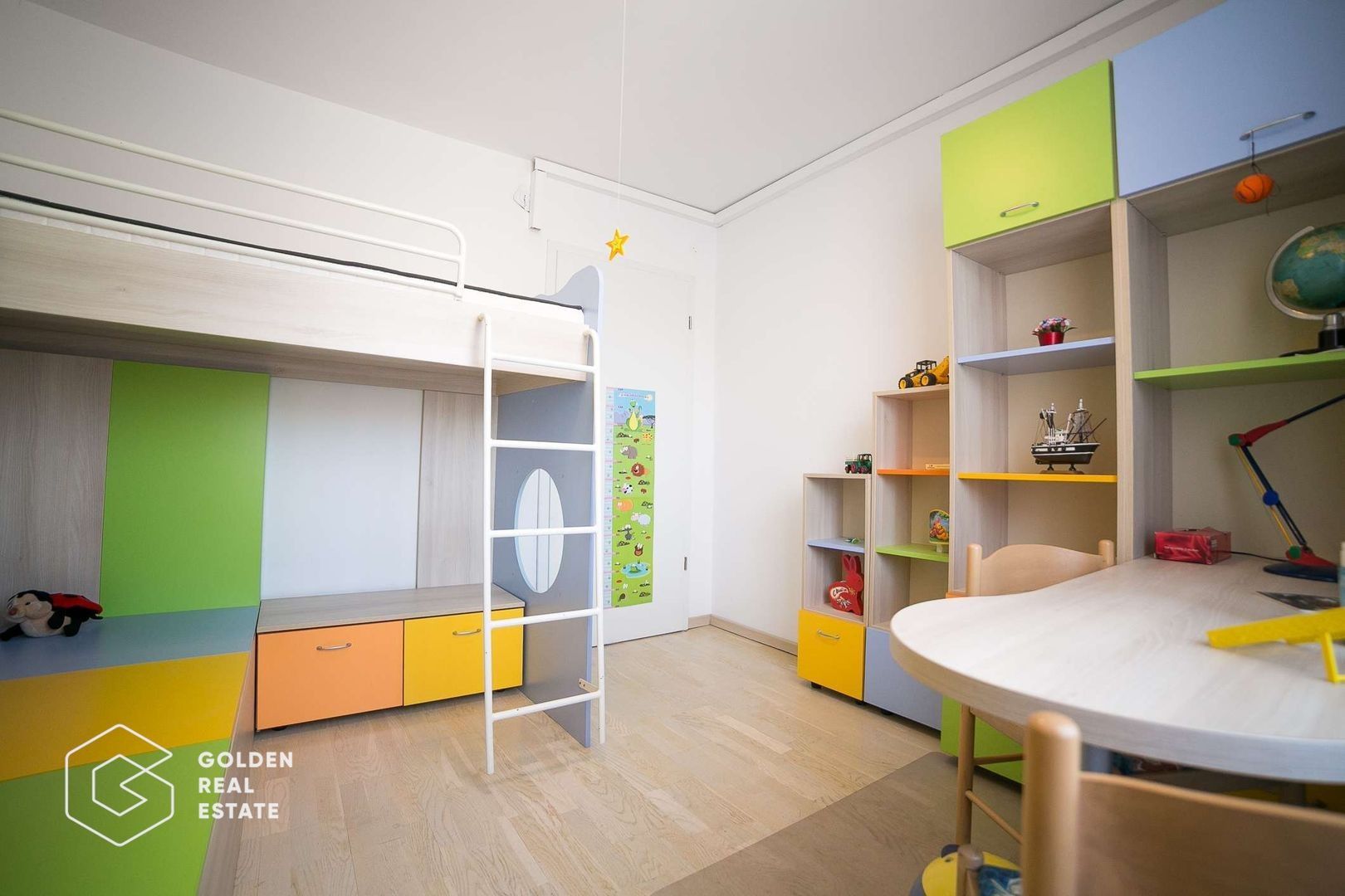 Apartament superb, ultracentral, 3 camere, centrala proprie si 2 locuri parcare - Poză 7