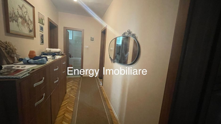 Apartament cu 3 camere, zona Aleea Carpați - Poză 7