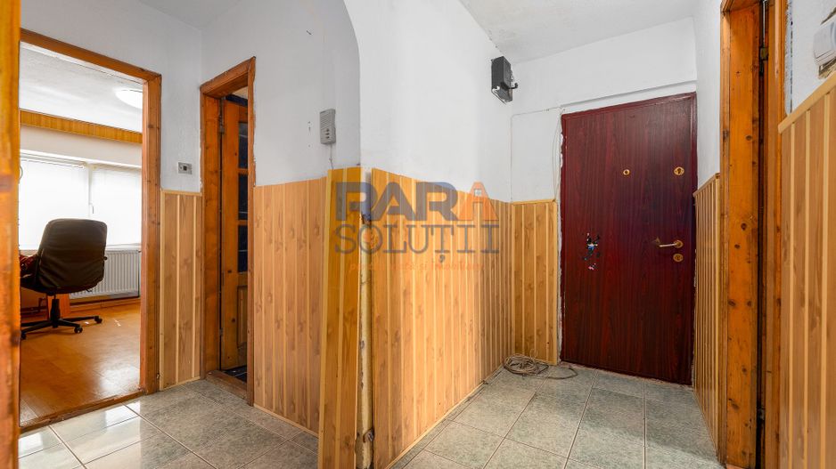 3 camere decomandat, etaj 1, două balcoane - Poză 2