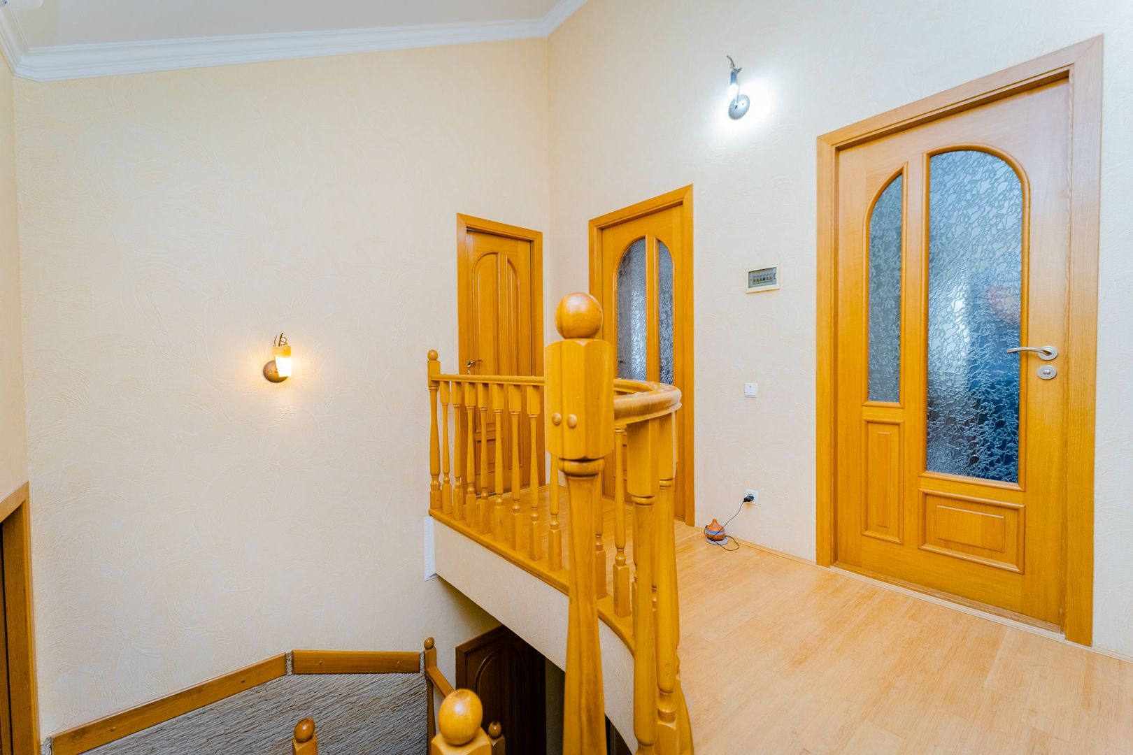 Casă în Chișinău, de vânzare, cu suprafața de 270 m2 pe teren de 6 ari or. Codru. - Poză 14