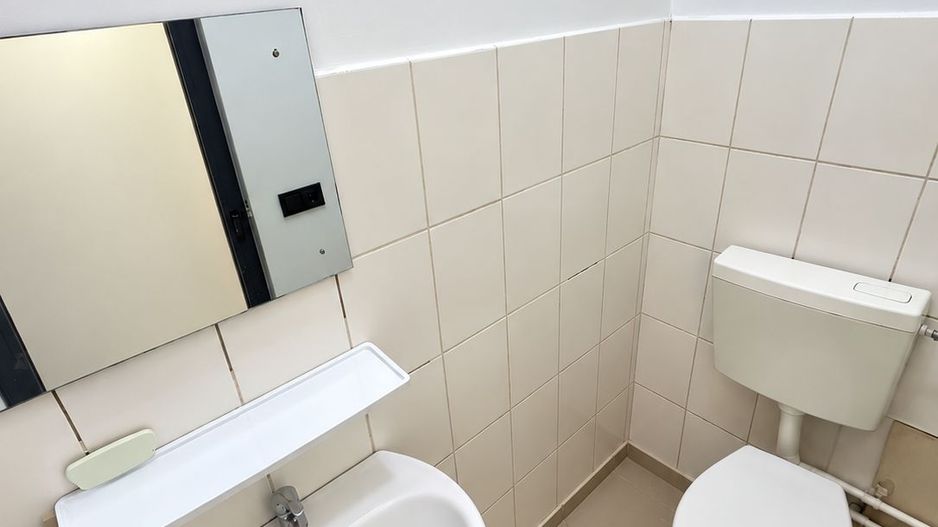 Spațiu comercial de închiriat  -Zona Olosig - Poză 3