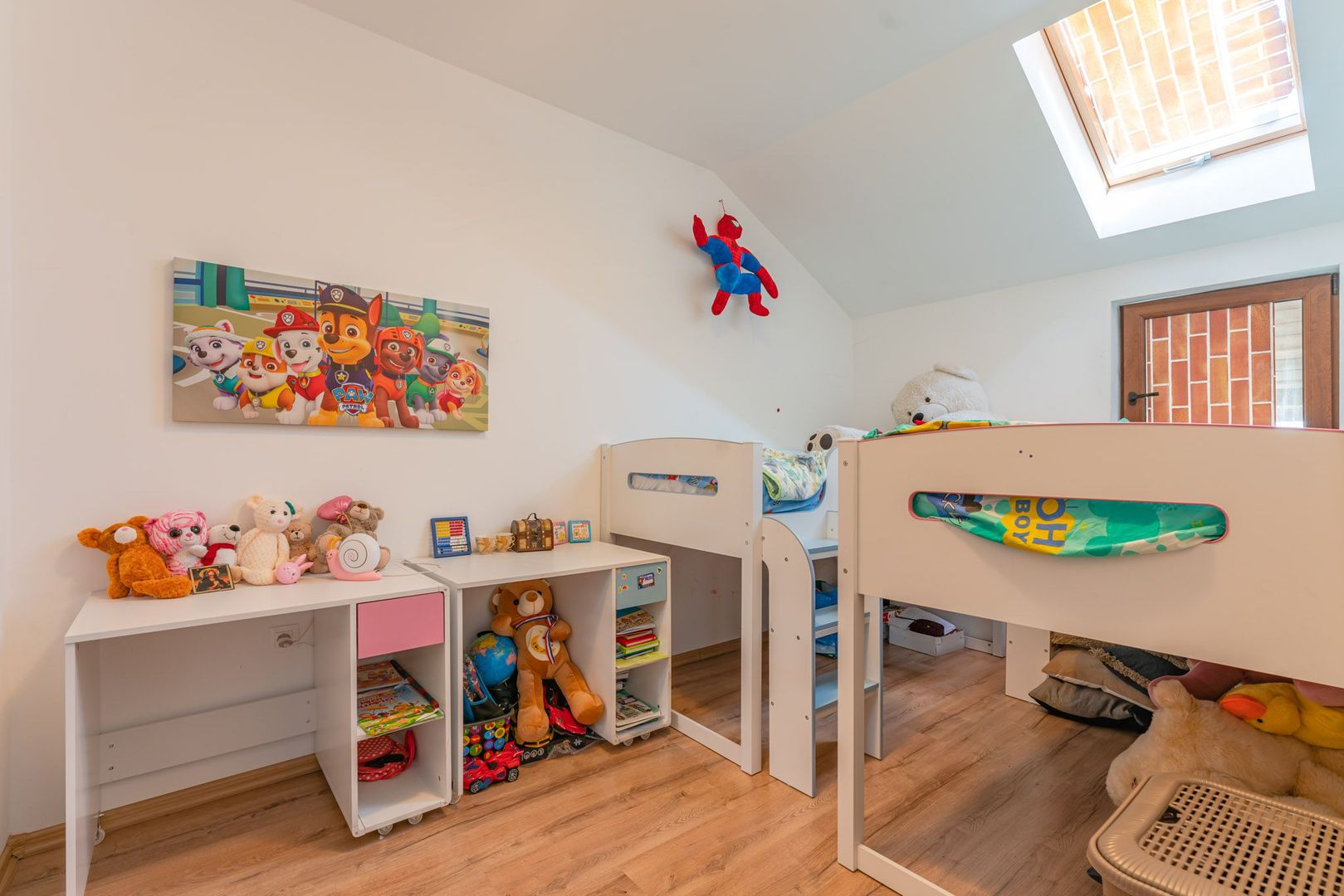 Casa insiruita compusa din 4 camere in Sanpetru - Poză 14