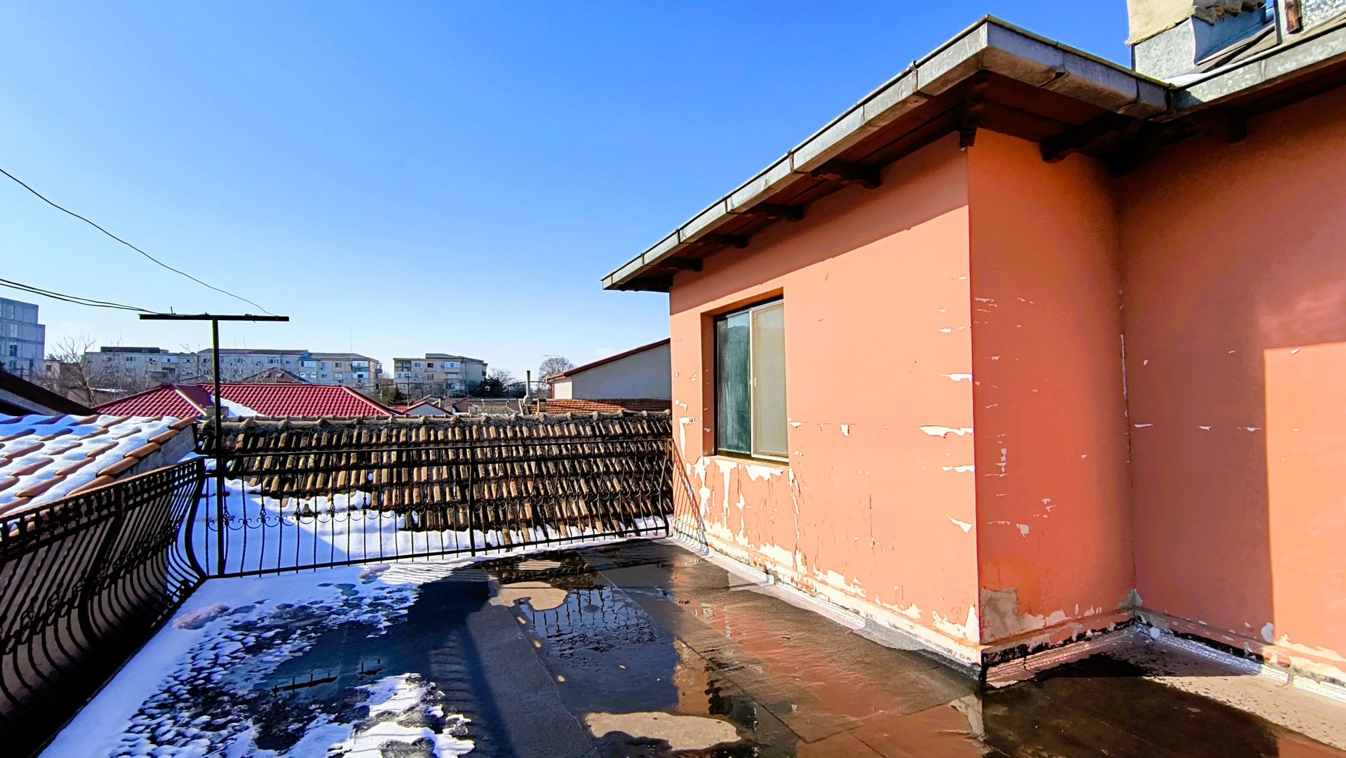 Medgidia | Casa P+1 | 5 camere spațioase, balcon, terasă și garaj - Poză 3