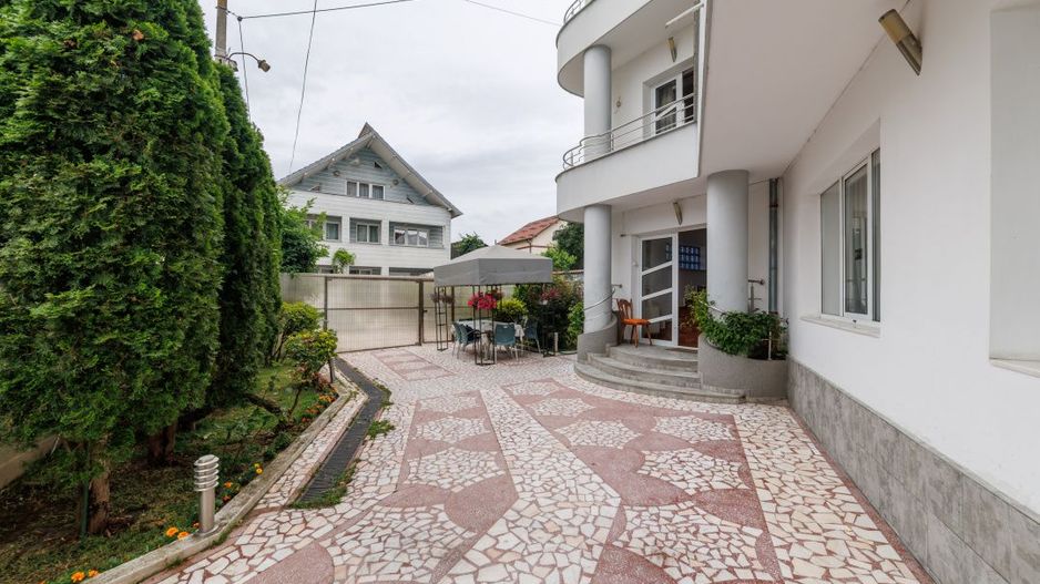 De inchiriat CASA spatioasa si curte proprie Gavana -Alunului - Poză 3