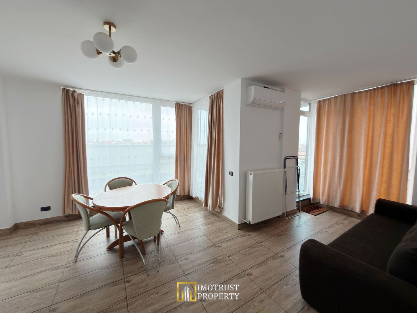 Apartament Ultracentral de inchiriat, Arad Plaza - Poză 1