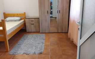 Cameră cu baie proprie, vilă, Centru - UMF N.Leon, doar pentru fete - Poză 2