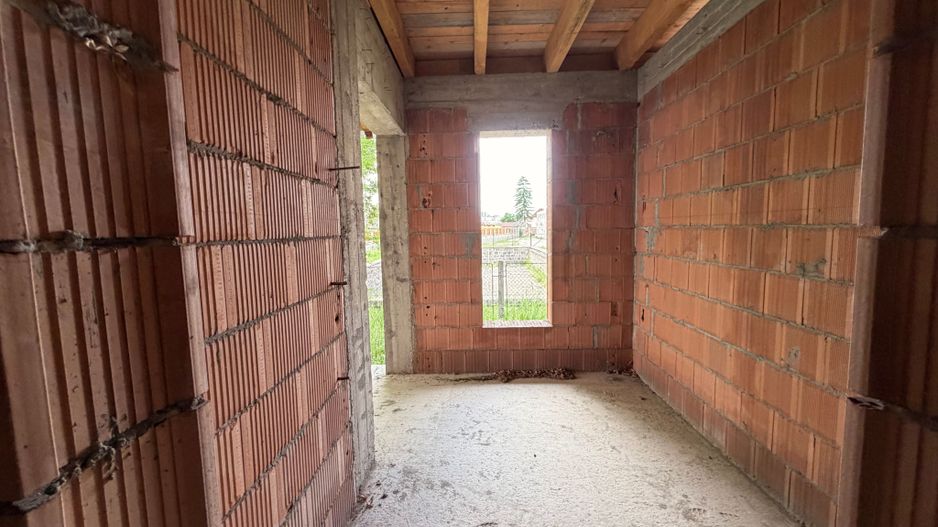 Casă de vânzare 260 mp utili + 1052 mp teren in centrul orasului Covasna - Poză 14