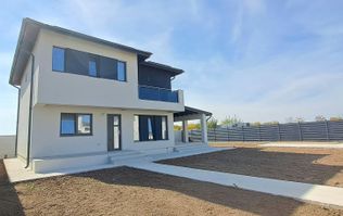 BÂCU, CASĂ/ VILĂ P+1ET+Pod, teren 484 mp, 4 camere, 3 bai, STB - 800 m