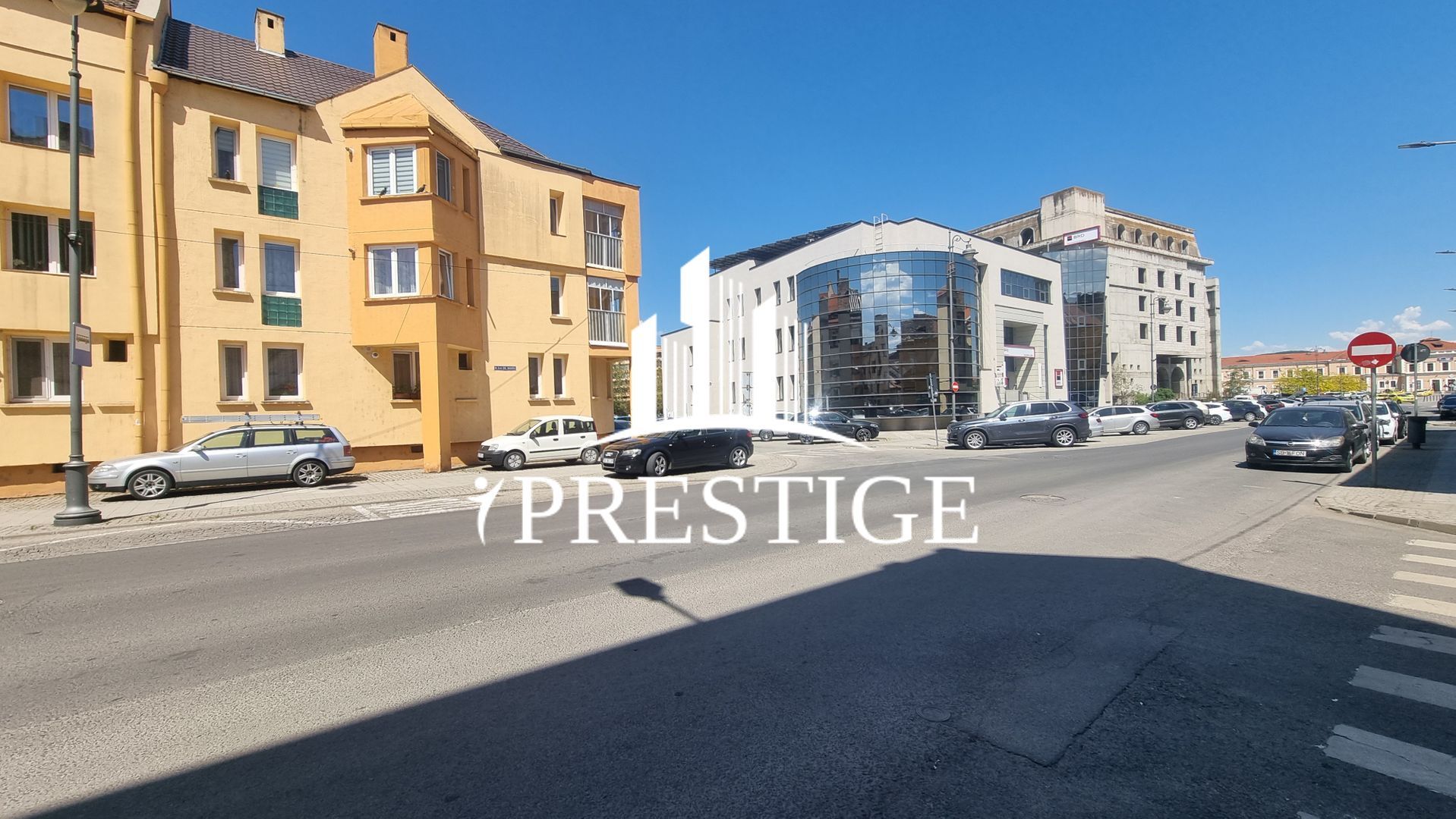 APARTAMENT 2 CAMERE DECOMANDAT ETAJ 1,  CENTRAL-CONSTITUȚIEI, 71 MPU - Poză 1