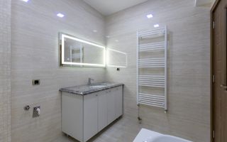 Coresi-Isaran apartament foarte spatios, 2 bai - Poză 10