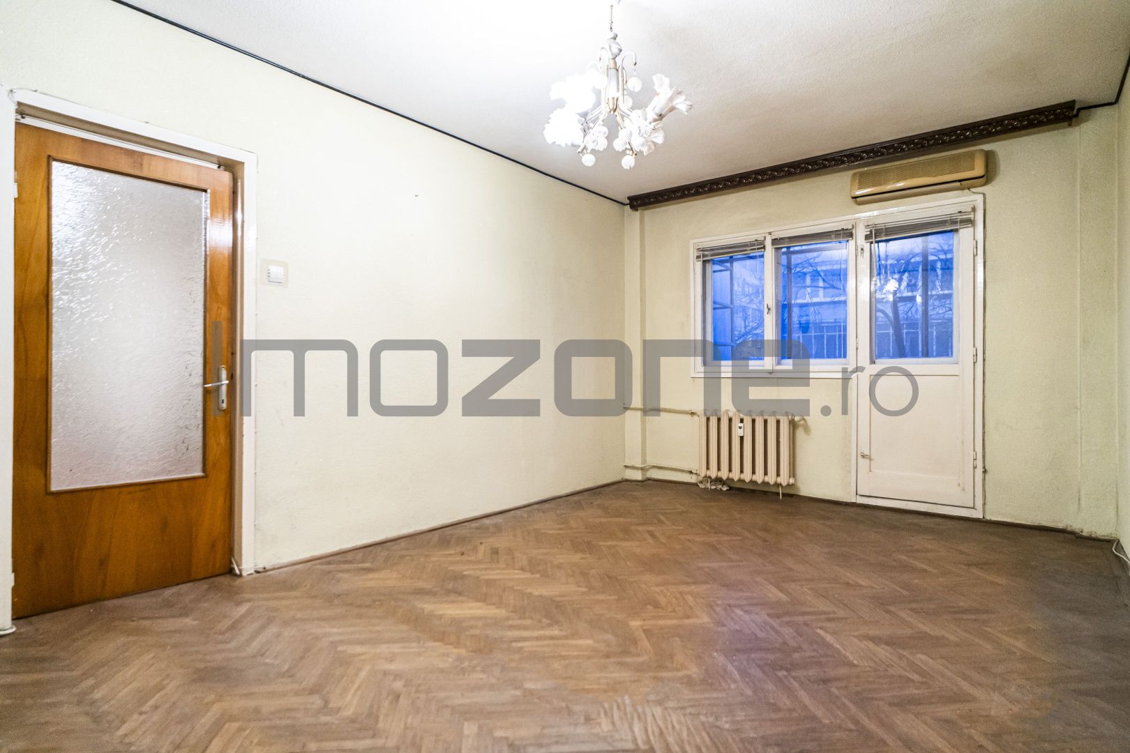 Drumul Taberei 3 camere, 4/10, bloc stradal, c-tie 1980, bucatarie mare, 2 bai - Poză 1