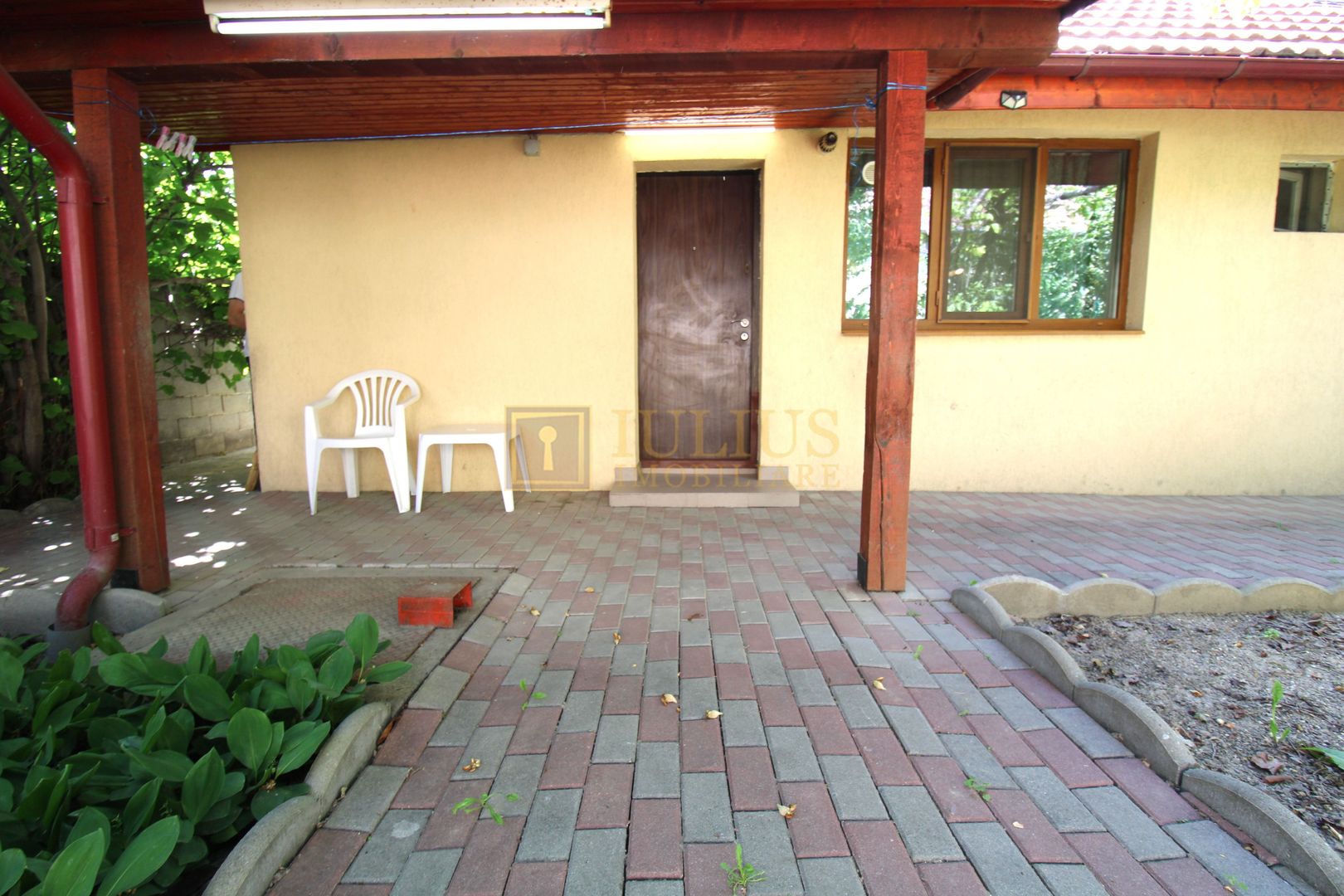 2 camere la curte intr-o zona linistita in Cetatii - Poză 12