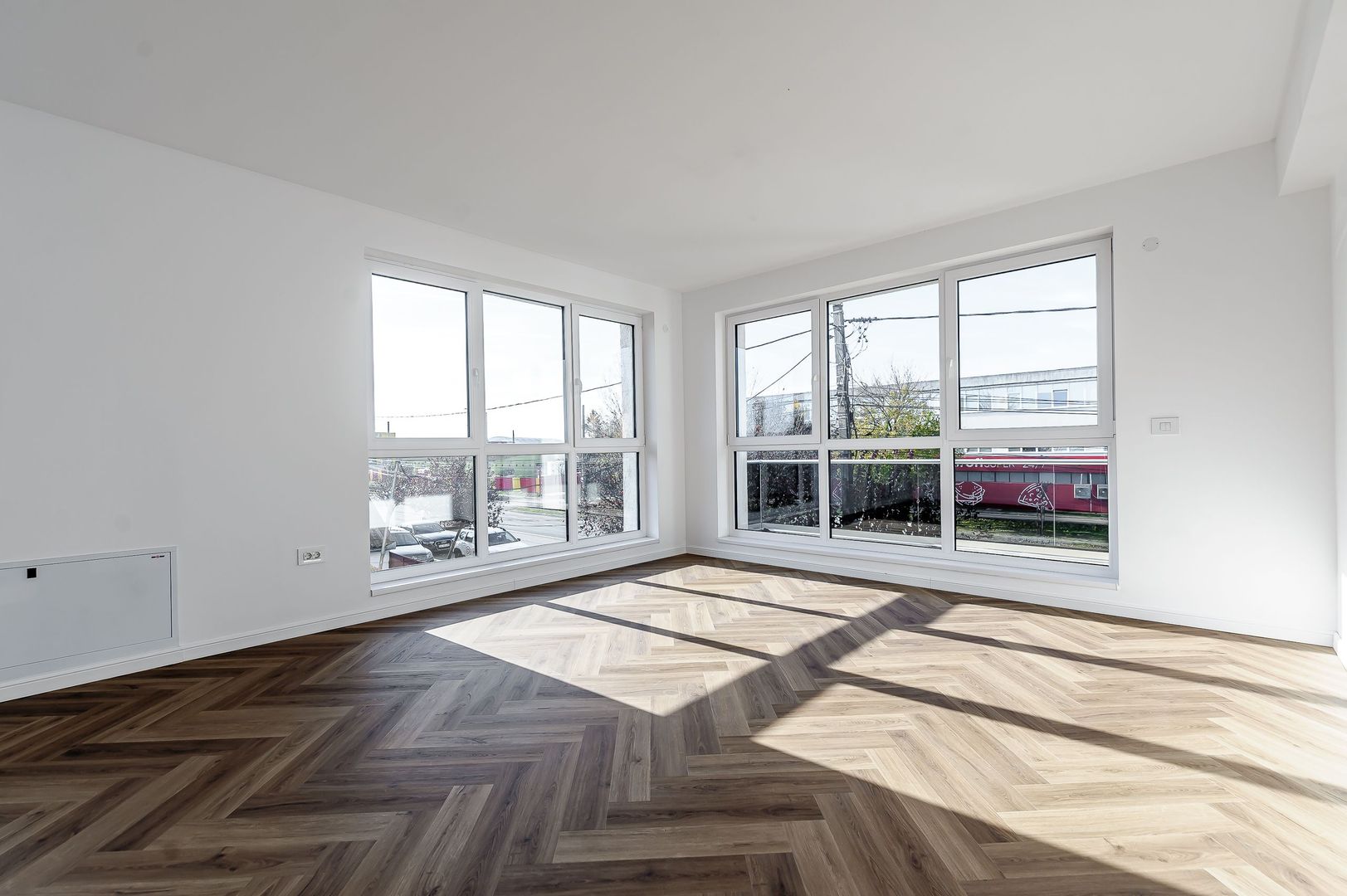 Clădire nouă P+2 cu showroom și birouri în Arad - Poză 11