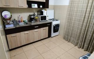 Apartament 3 camere, 68 mp utili, Cetate, zona Piata Cetate - Poză 2