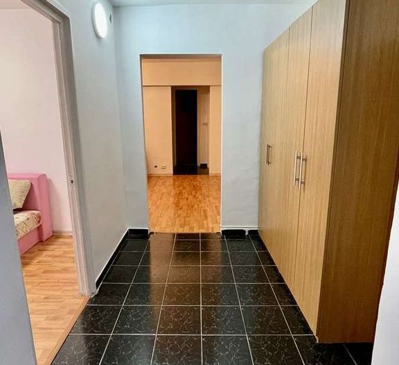 Inchiriere apartament 3 camere - Poză 4