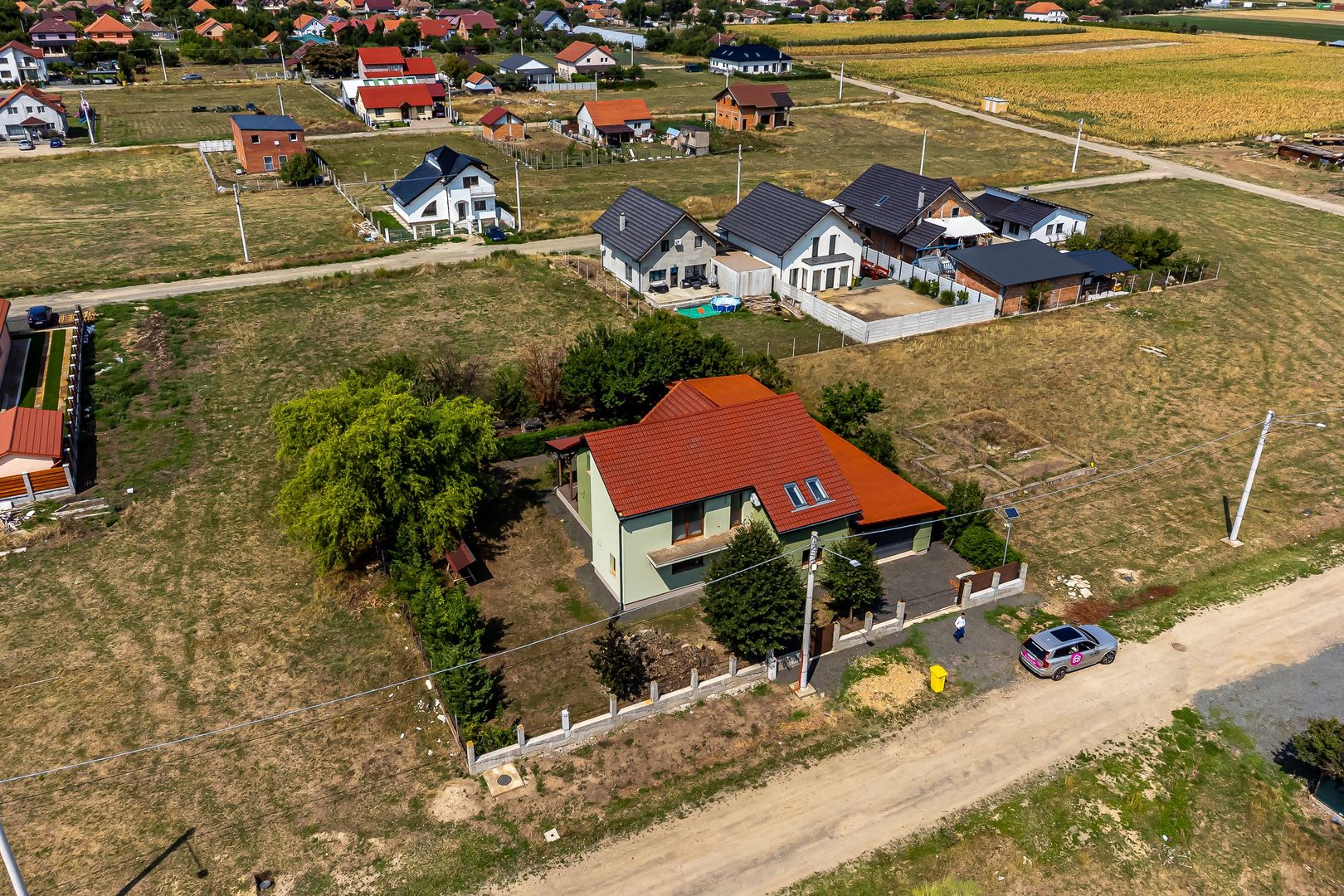 REDUCERE Casă nouă, spațioasă, în cartierul rezidențial din Curtici - Poză 3