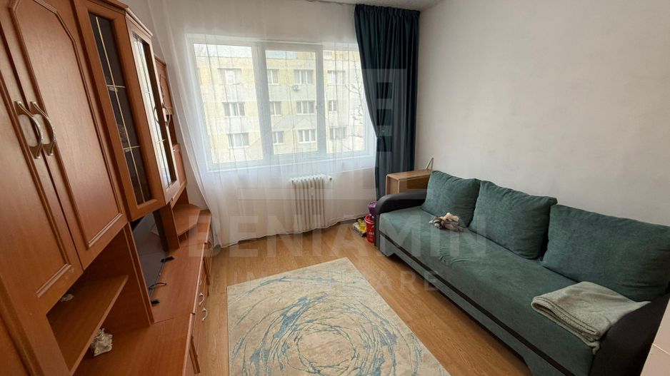 Garsoniera 21mp cartier Tractorul la etajul 2 cu baie si bucatarie - Poză 1