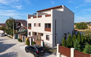 Casa individuala P+1E+M~ 4 camere  3 bai ~207 teren ~ - Poză 1