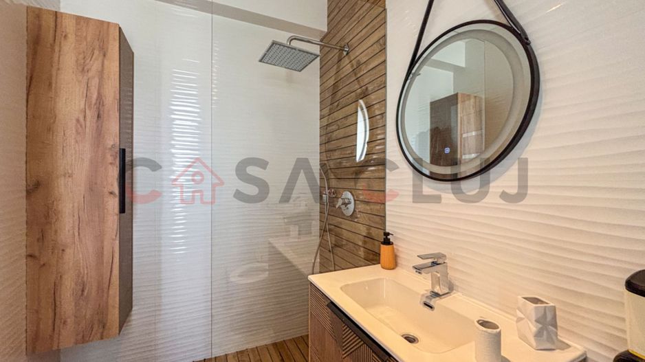 Duplex la cheie - Priveliste frumoasa si curte amenajata - Poză 3