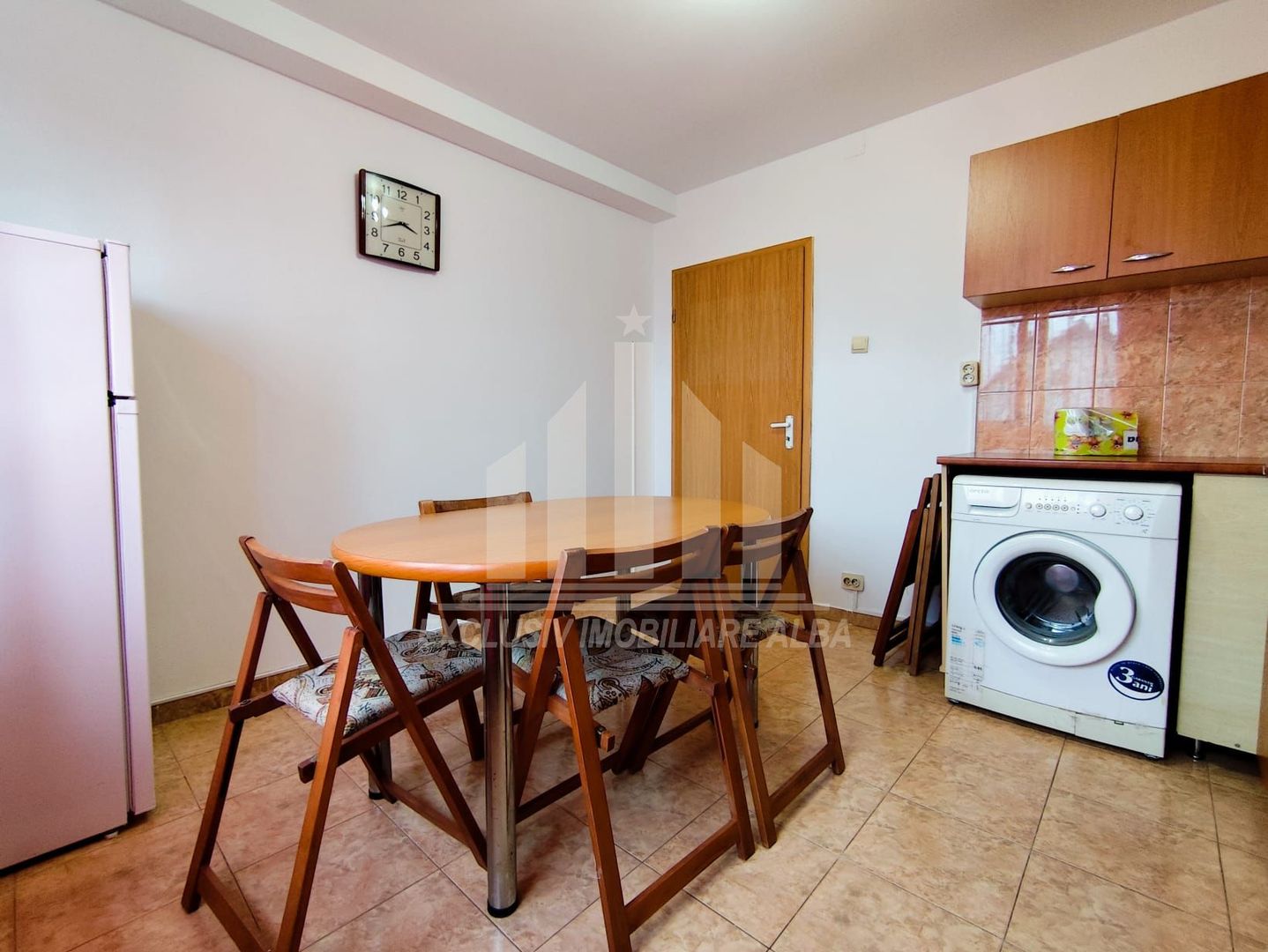 Apartament cu 3 camere de inchiriat, Alba-Micesti - Poză 2