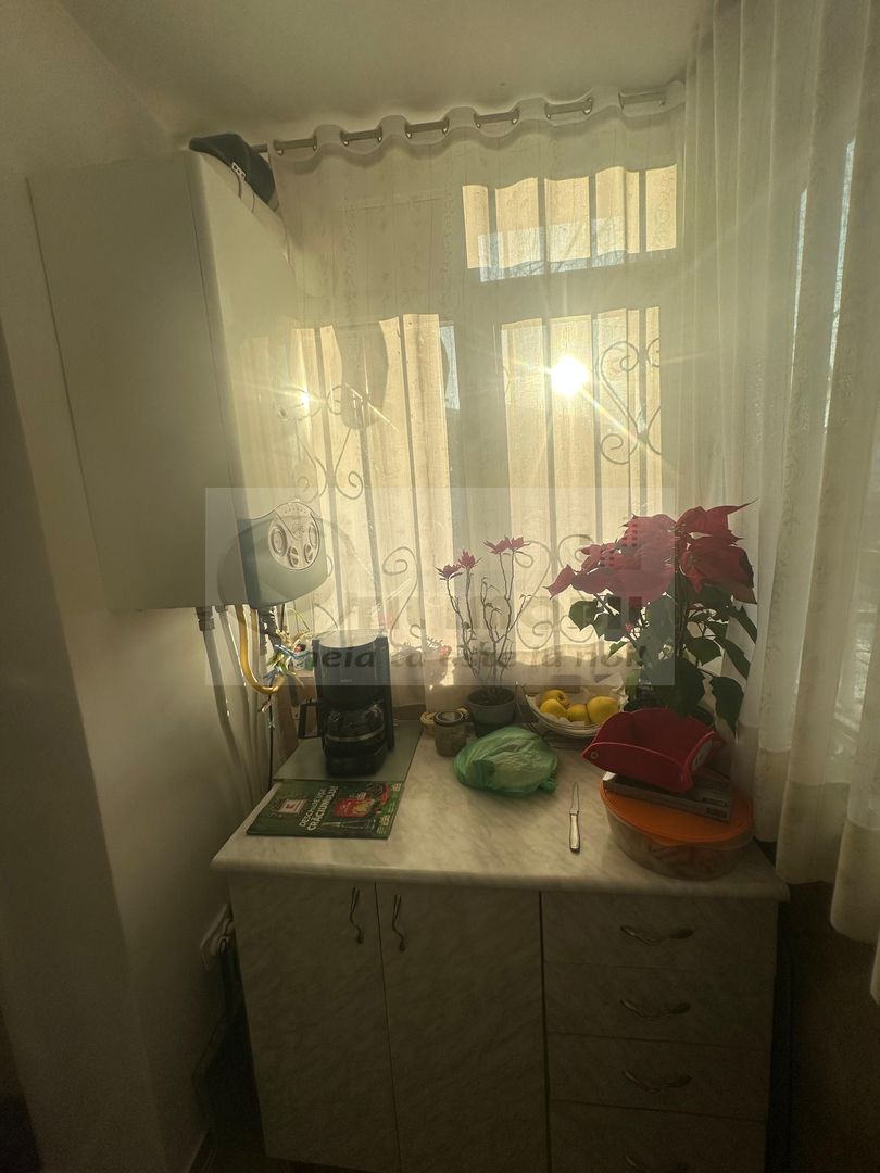 APARTAMENT 3 CAMERE DECOMANDAT FRUMOASA  NICOLINA  135000 EURO - Poză 2