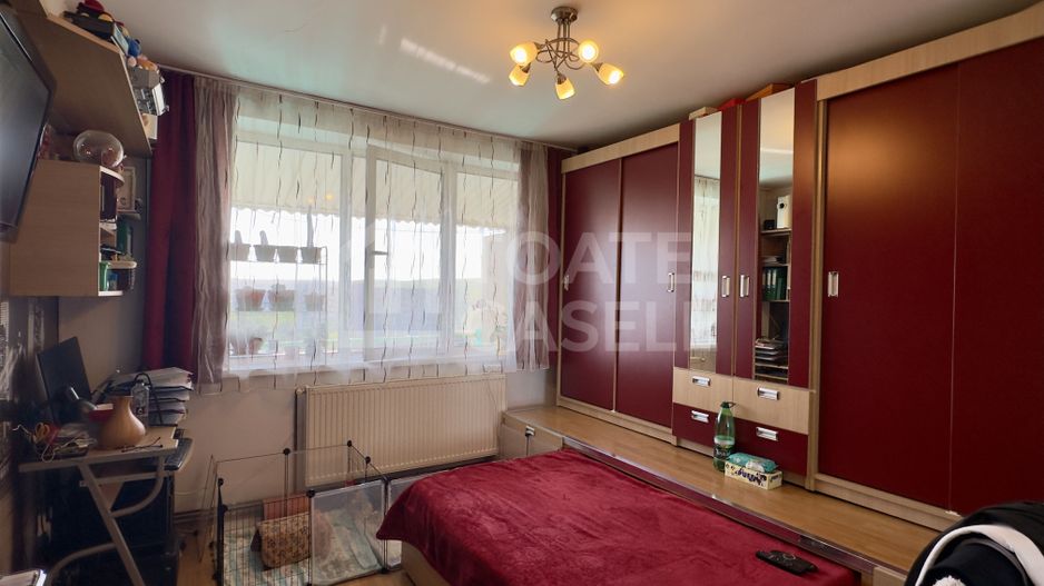 Vând apartament cu 2 camere, zona Mercur - Poză 4