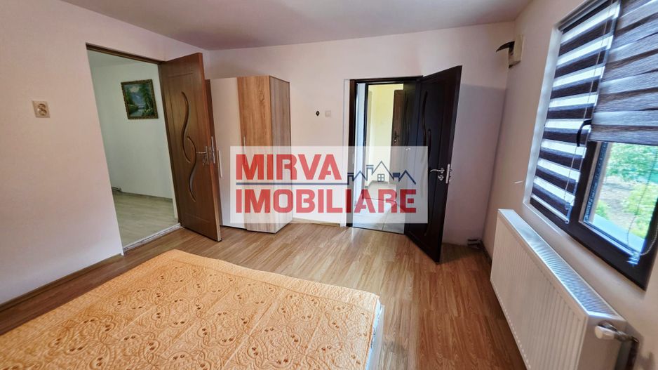 🏡 Casă renovată cu 6 camere, teren 557 mp – Berceni, Prahova - Poză 43